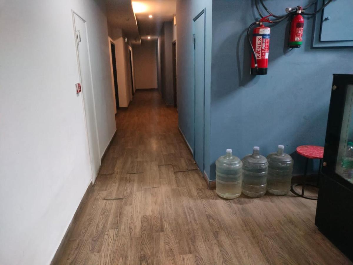 Divine Inn Couple Friendly Hotel Near Sector 51 Metro Station Noida Kültér fotó