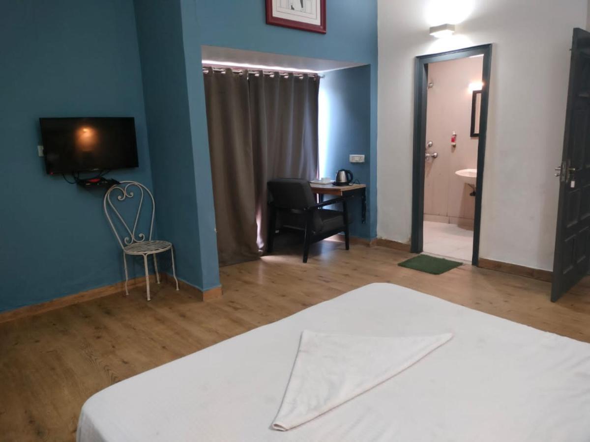 Divine Inn Couple Friendly Hotel Near Sector 51 Metro Station Noida Kültér fotó