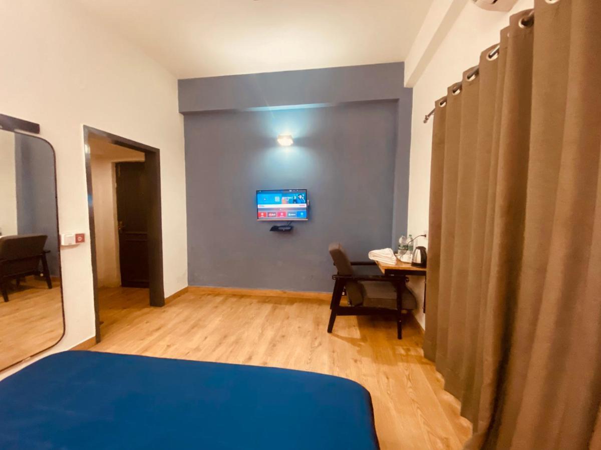 Divine Inn Couple Friendly Hotel Near Sector 51 Metro Station Noida Kültér fotó