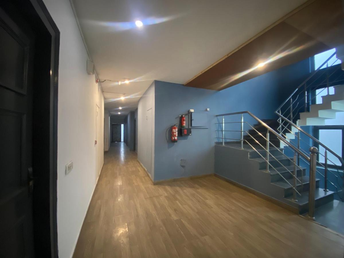 Divine Inn Couple Friendly Hotel Near Sector 51 Metro Station Noida Kültér fotó