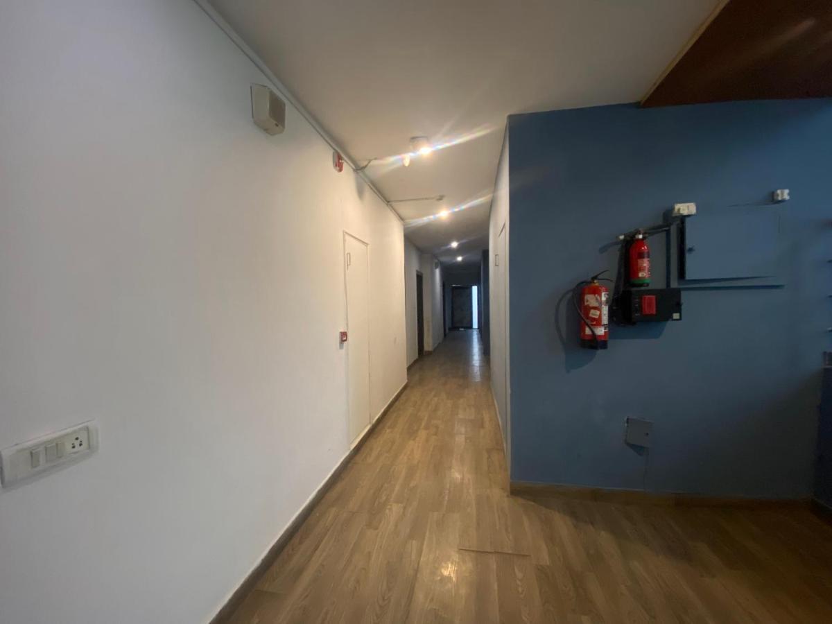 Divine Inn Couple Friendly Hotel Near Sector 51 Metro Station Noida Kültér fotó