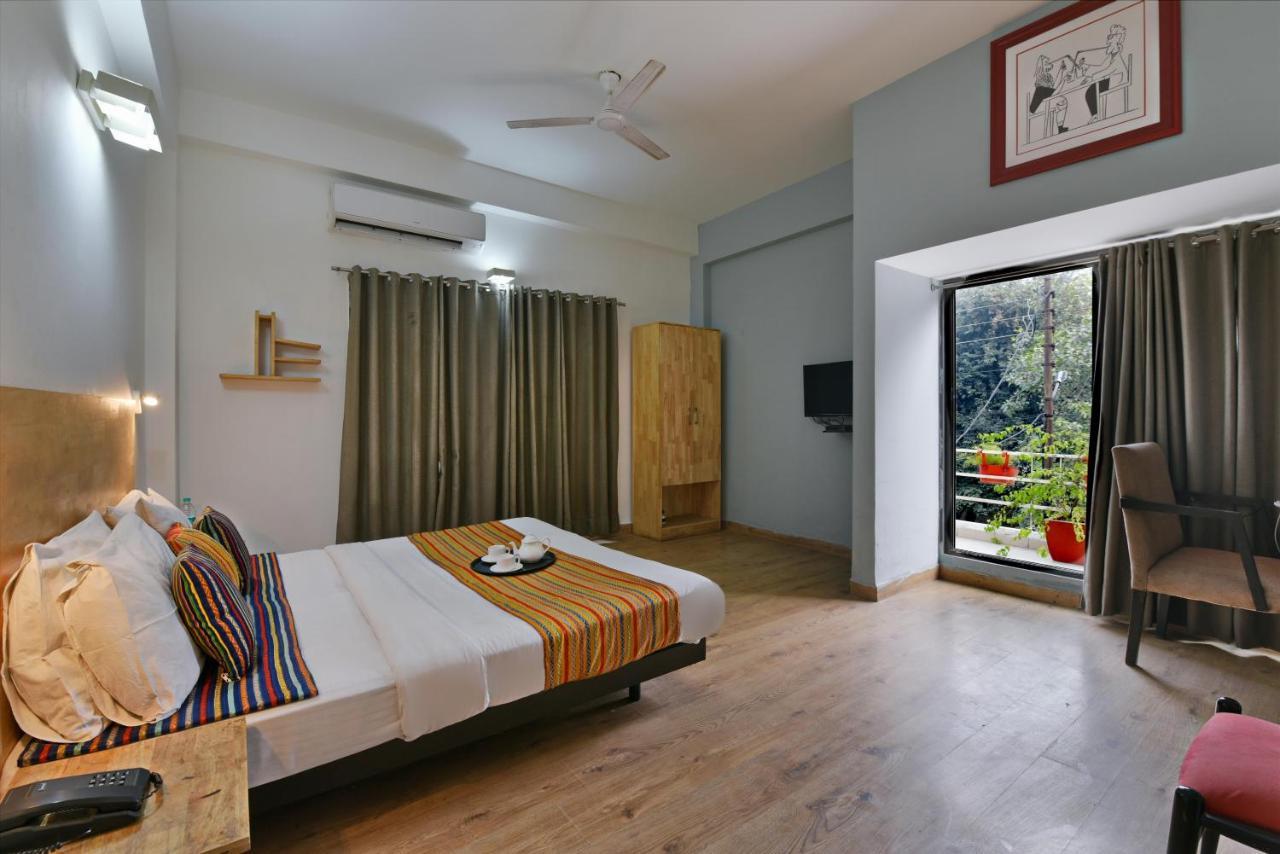 Divine Inn Couple Friendly Hotel Near Sector 51 Metro Station Noida Kültér fotó