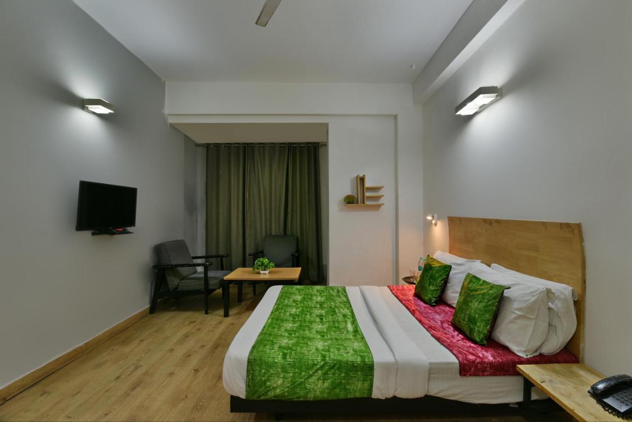 Divine Inn Couple Friendly Hotel Near Sector 51 Metro Station Noida Kültér fotó